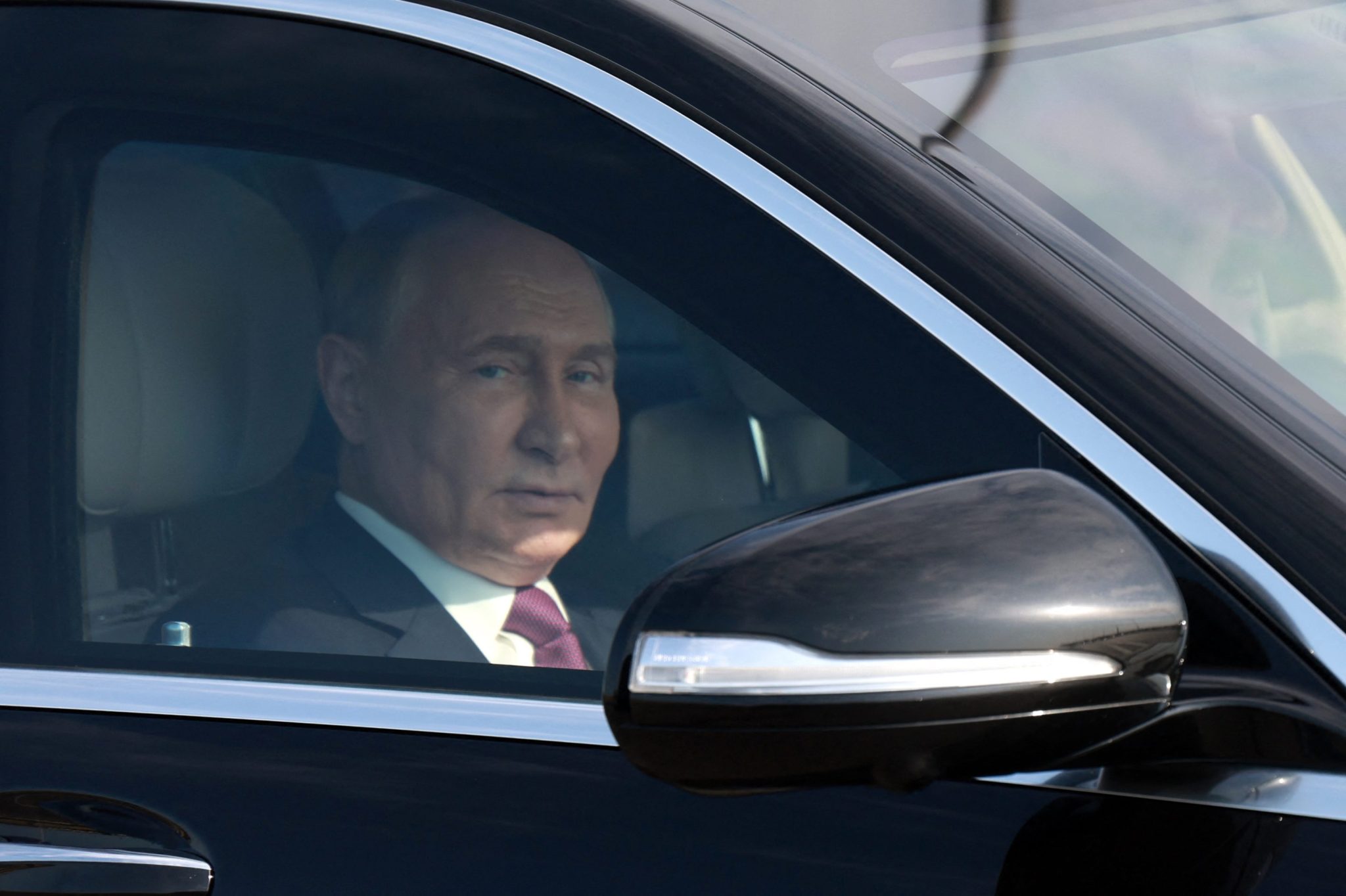 Experts all over the world have been trying to pinpoint Vladimir Putin's exact net worth, but no matter what they do, his fortune continues to be an unsolved mystery.