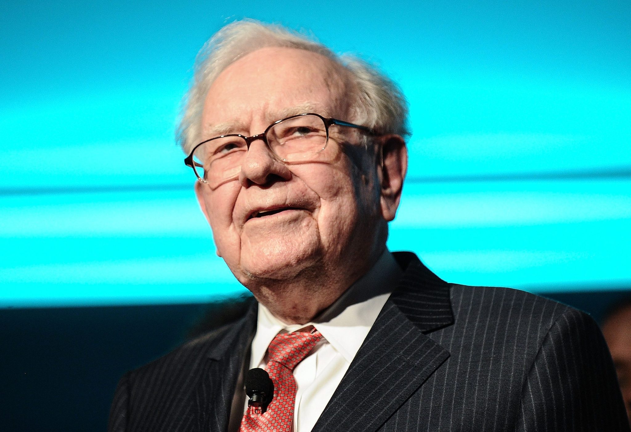 Buffett is handing his children full responsibility for the Berkshire Hathaway fortune. Murdoch is suing his.